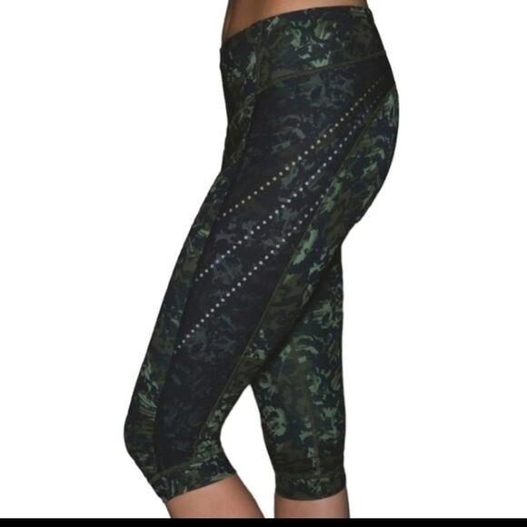 lululemon athletica Pants - Lululemon Cropped Yoga Leggins Ruched Knee